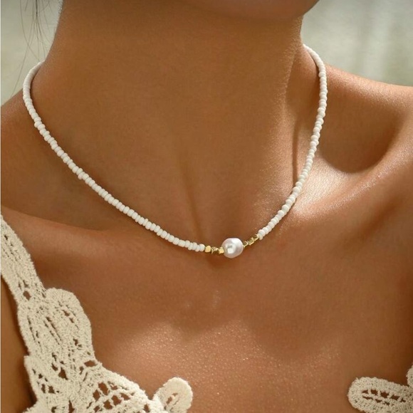 Elegant White Beaded Necklace R254 - Picture 2 of 3